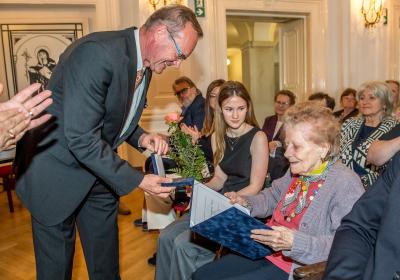 Tüski Istvánné, Icus