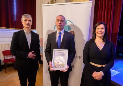 Erzsébet a Kárpát-medencei Gyermekekért Alapítvány